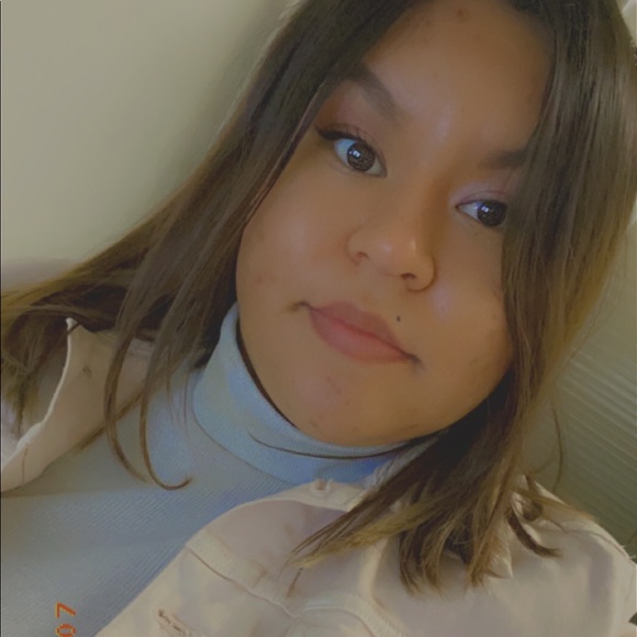 Meet your Posher, Alejandra - Picture 3 of 9